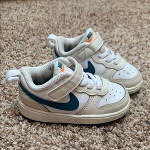 Nike White and Blue Sneakers with Velcro Strap
